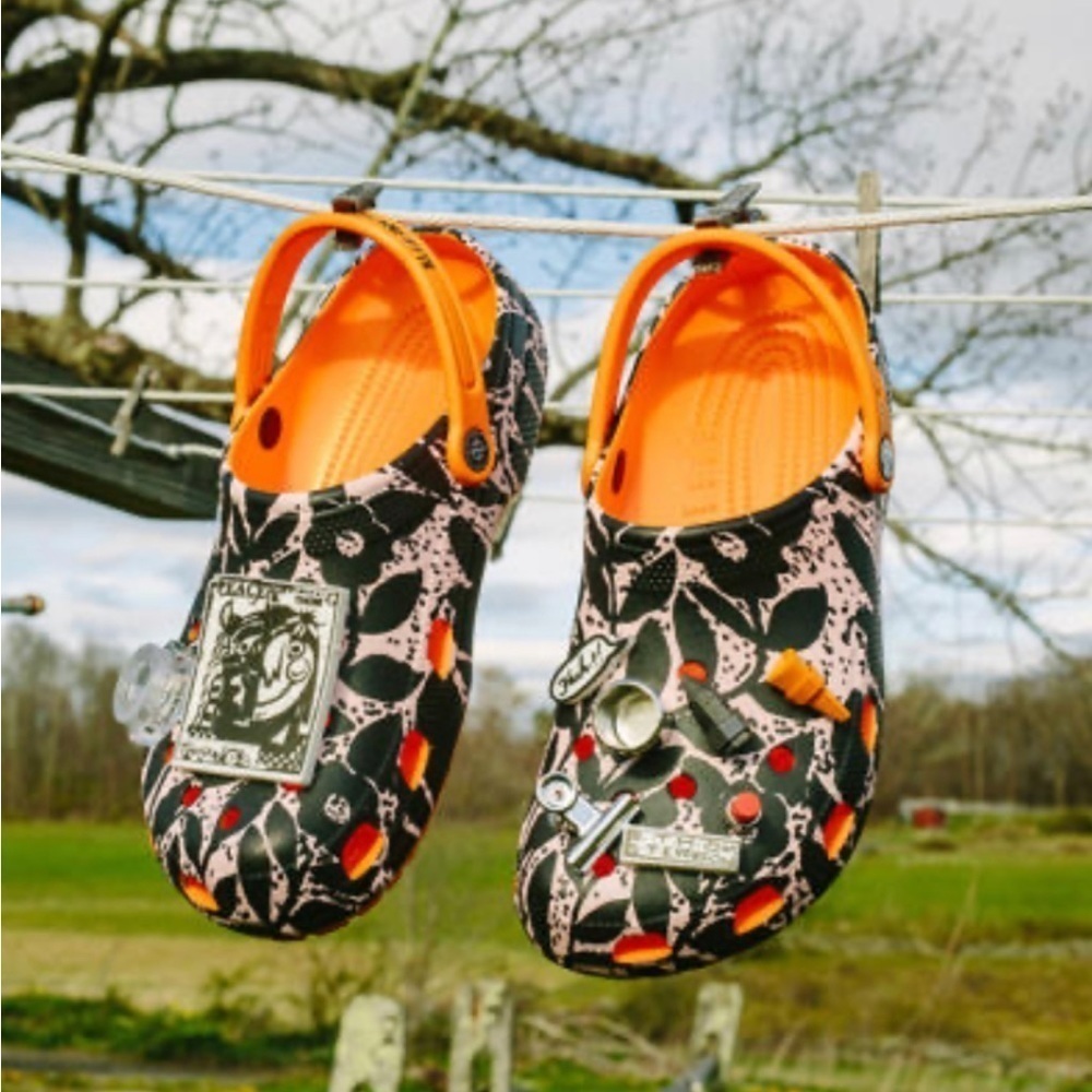 𝅺stance Crocs NIB NR Size 8M/10W